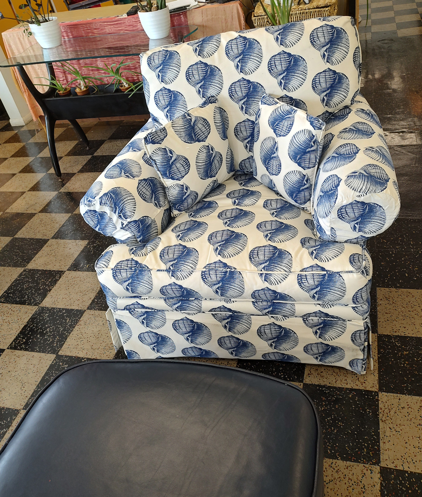 LR0680-blue-shell-arm-chair