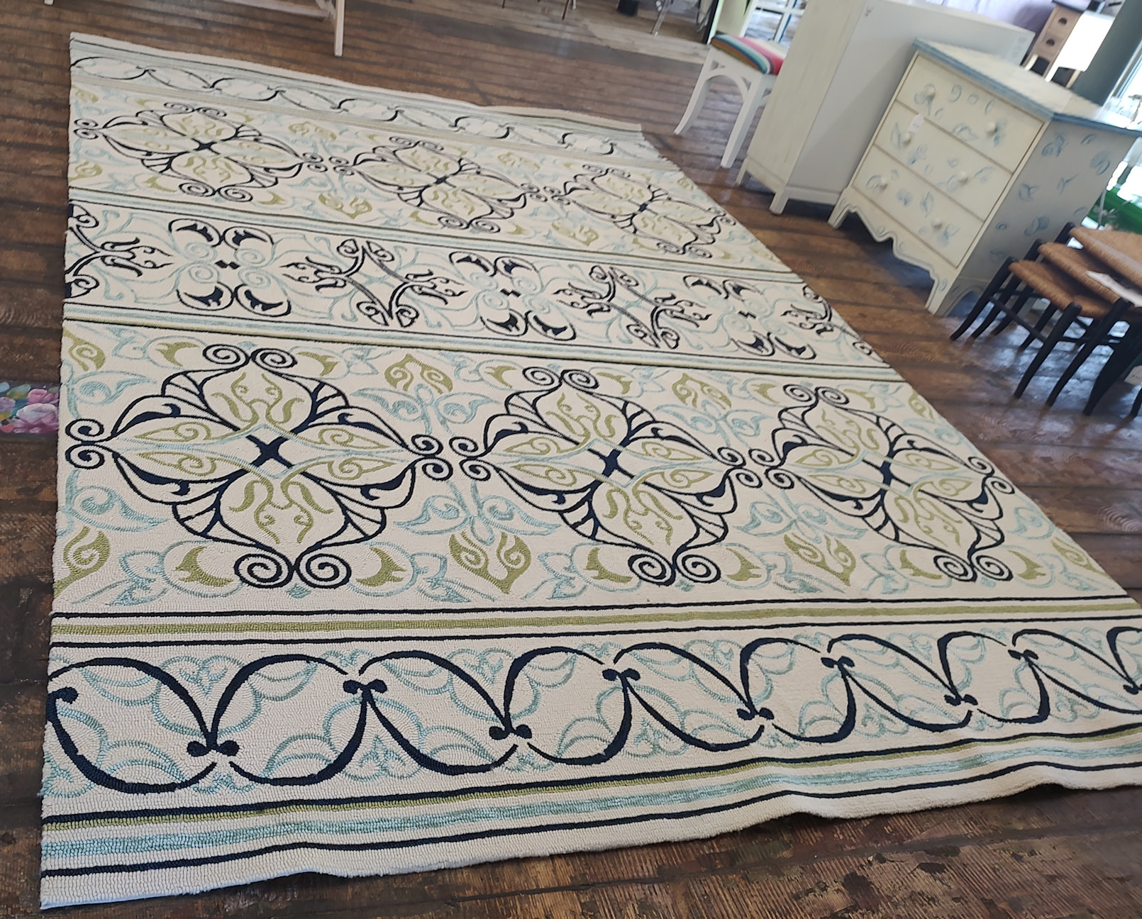 LR0685-patterned-rug
